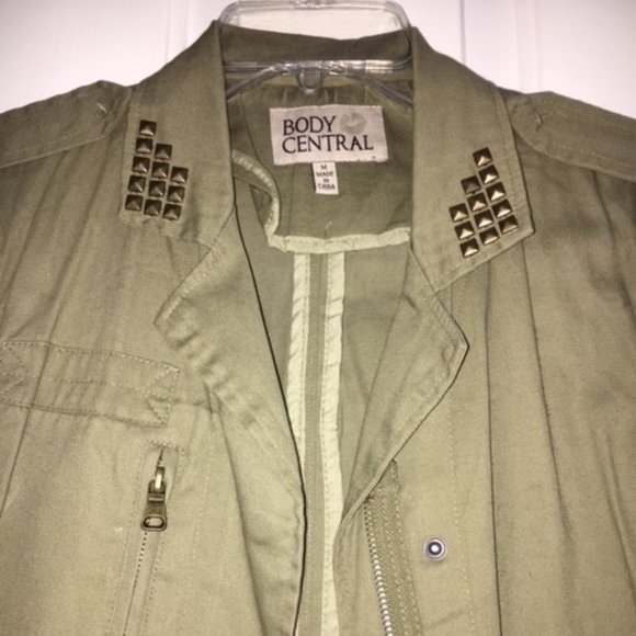 Vest - Picture 3 of 5